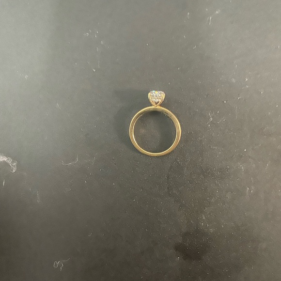 Elegant 10k Gold and Crushed Ice Oval Moissanite Ring - Picture 4 of 6